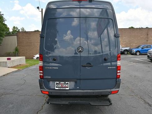 Used 2018 Mercedes-Benz Sprinter 2500 image 26