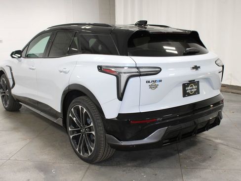 New 2026 Chevrolet Blazer EV SS image 7