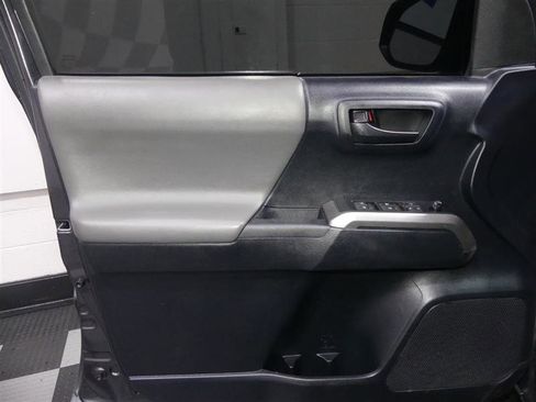 Used 2019 Toyota Tacoma SR5 image 15