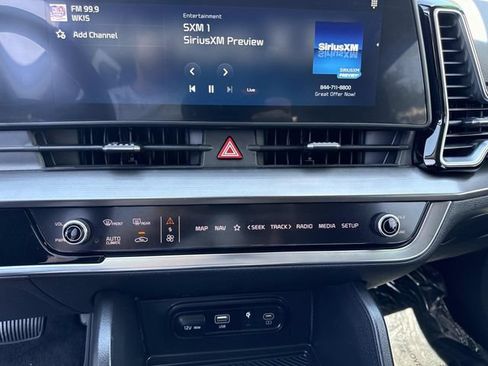 Used 2024 Kia Sportage EX FWD image 25
