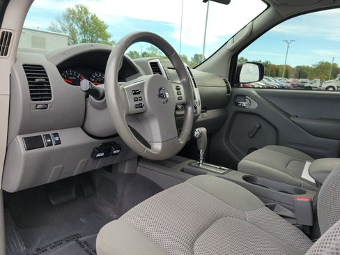 Certified 2019 Nissan Frontier S image 19