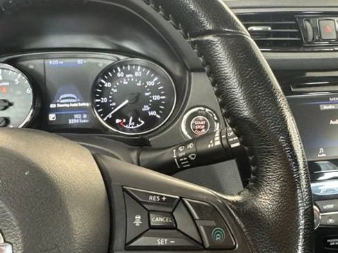 Certified 2022 Nissan Rogue Sport SV w/ Technology Package AWD/4WD image 7