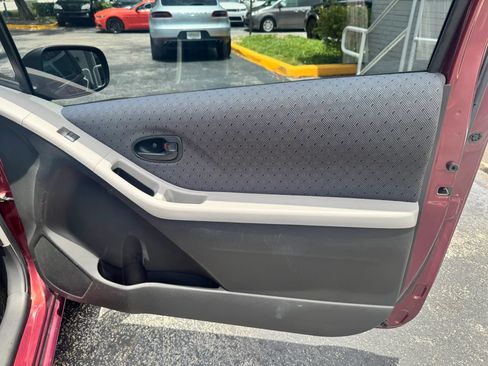 Used 2010 Toyota Yaris 2-Door Hatchback FWD image 19