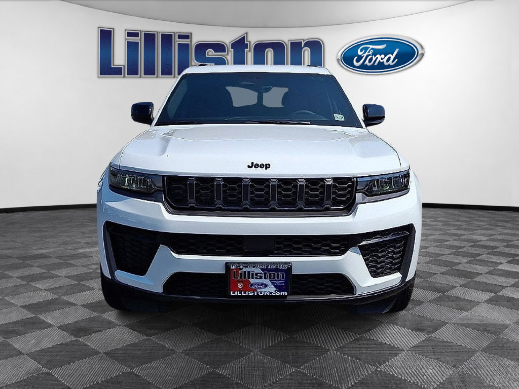 Used 2026 Jeep Grand Cherokee Altitude AWD/4WD image 2