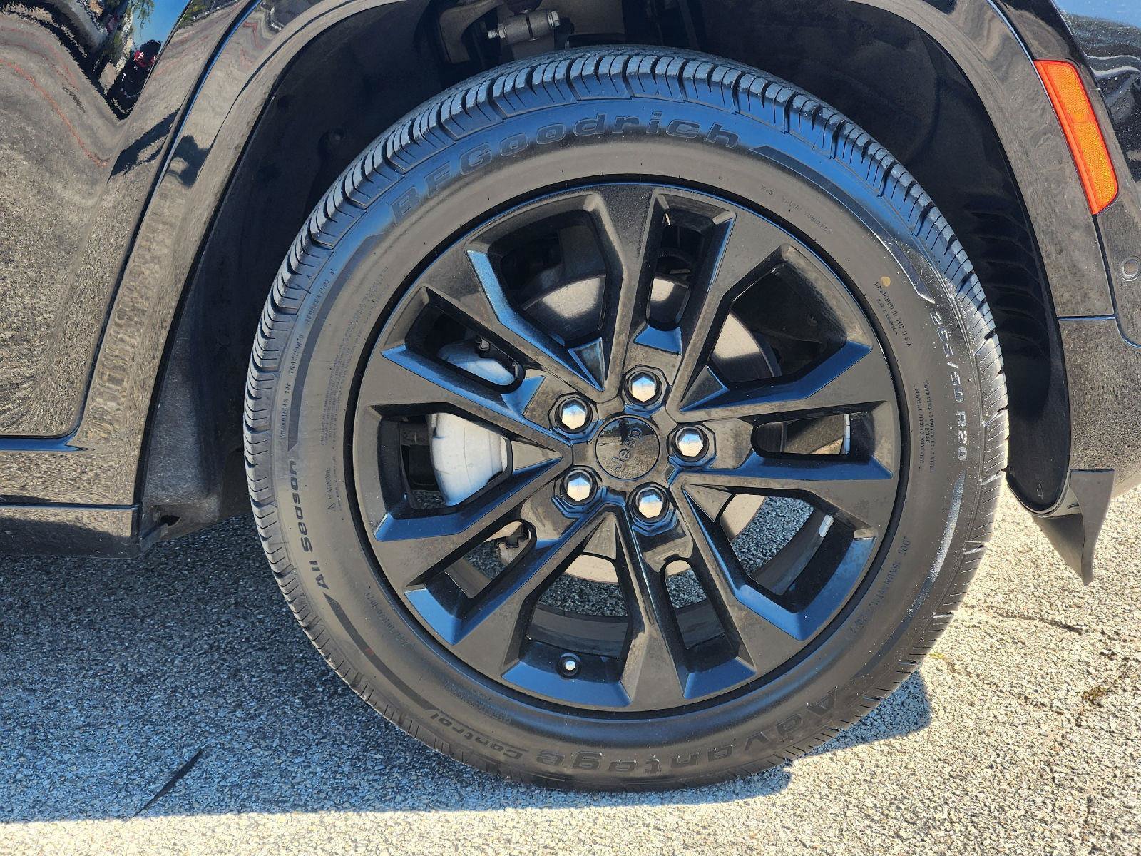 Used 2022 Jeep Grand Cherokee Overland AWD/4WD image 10