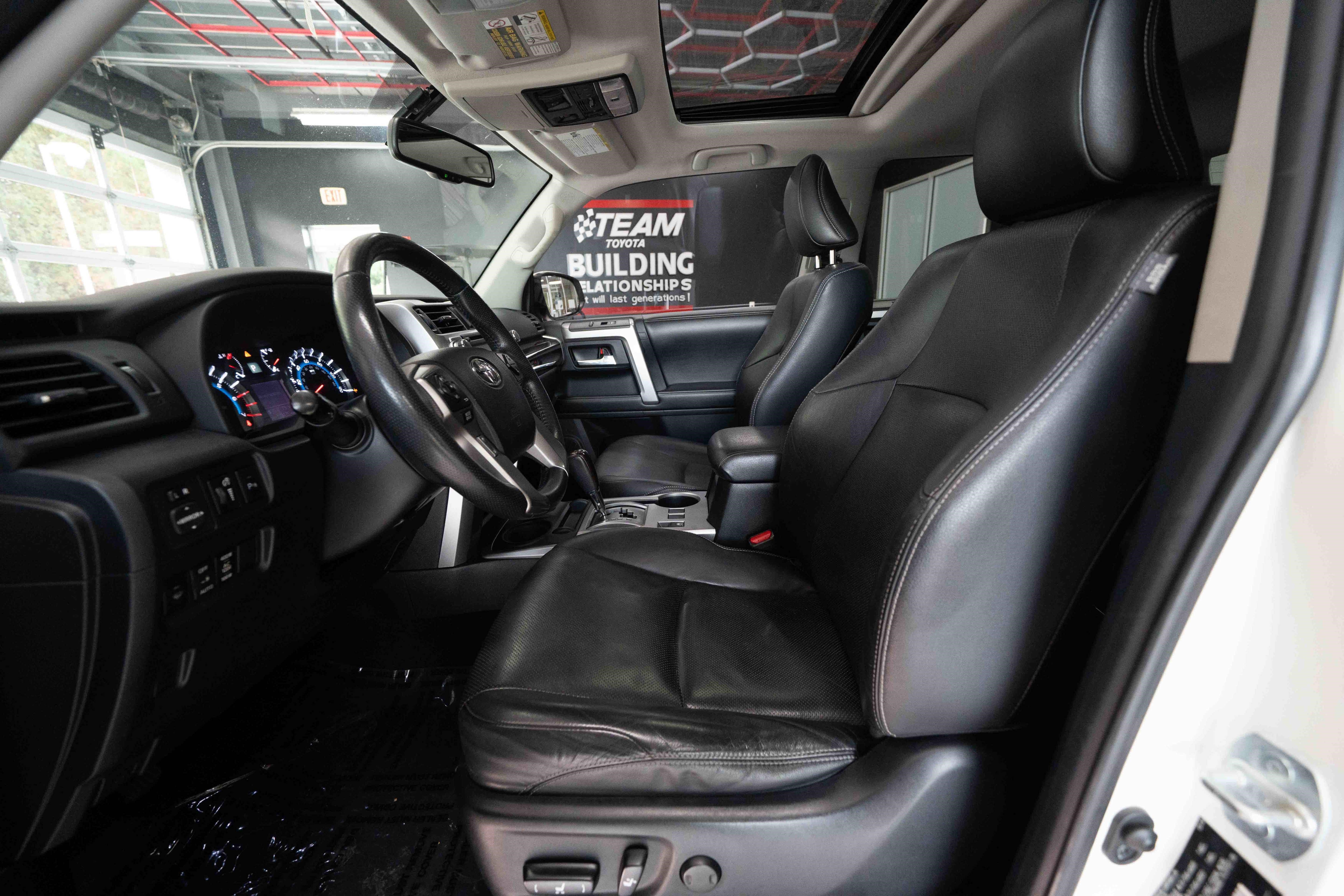 Used 2015 Toyota 4Runner Limited AWD/4WD image 9