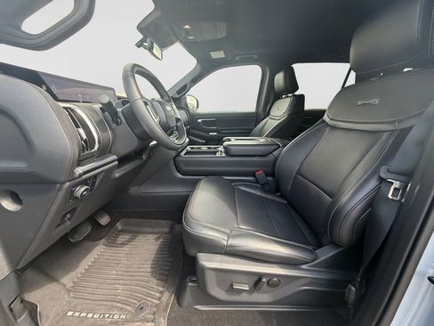 Used 2025 Ford Expedition Platinum w/ Stealth Performance Package AWD/4WD image 14