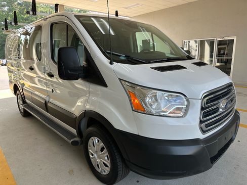 Used 2019 Ford Transit 250 130 Low Roof w/ Exterior Upgrade Package RWD image 7