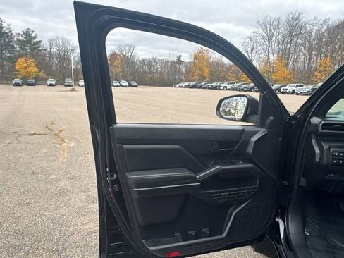 Used 2024 Toyota Tacoma SR image 23