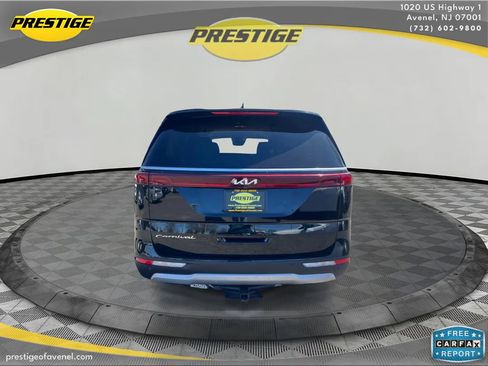 Used 2022 Kia Carnival LX FWD image 6