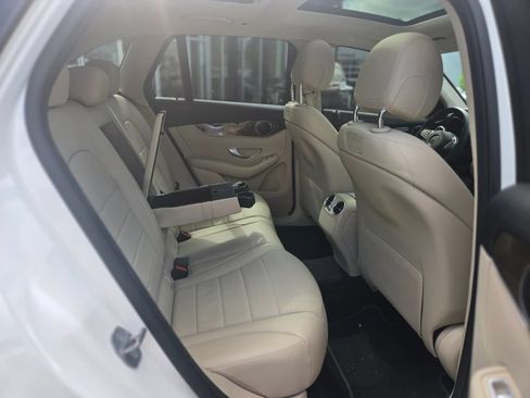 Used 2019 Mercedes-Benz GLC 300 4MATIC image 31