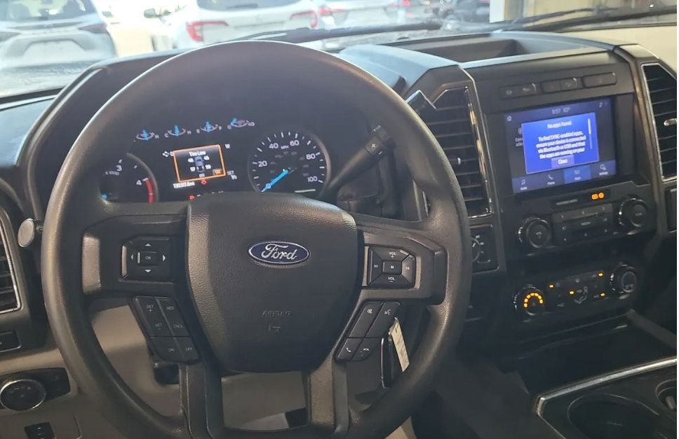 Used 2020 Ford F350 XLT w/ XLT Premium Package AWD/4WD image 10