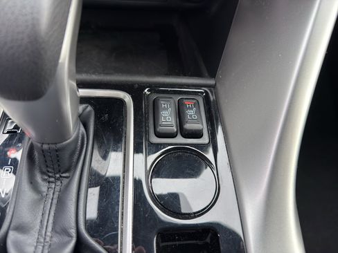 Used 2022 Mitsubishi Eclipse Cross SEL image 17