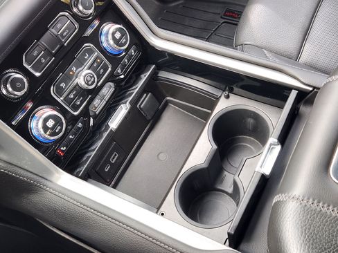 Used 2023 GMC Yukon Denali image 18