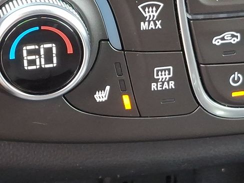 Used 2019 Chevrolet Traverse LT FWD image 23