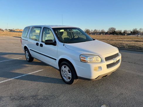 Used 2007 Chevrolet Uplander image 2