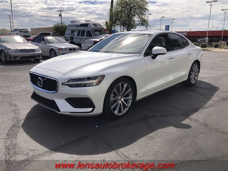 Used 2019 Volvo S60 T5 Momentum w/ Premium Package FWD image 4