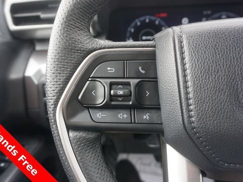 Certified 2025 Toyota Tacoma TRD Off-Road AWD/4WD image 4