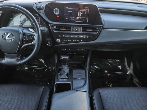 Used 2022 Lexus ES 300h w/ Premium Package image 13