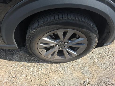 Used 2023 Ford Explorer XLT w/ Equipment Group 202A AWD/4WD image 11