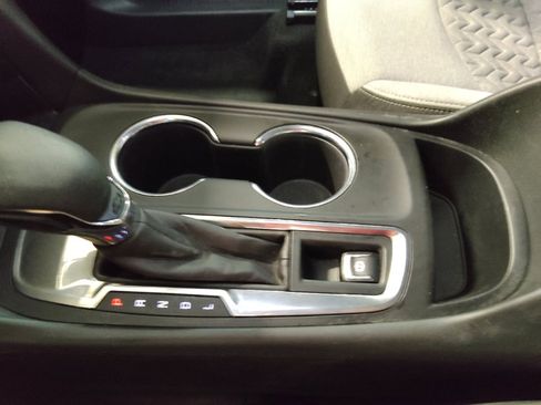 Used 2023 Chevrolet Equinox LS FWD image 26