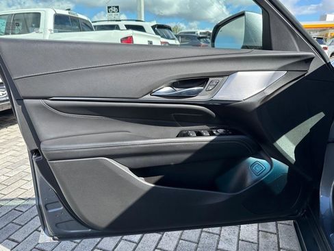 Used 2022 Cadillac CT4 Luxury w/ LPO, Exterior Accent Package RWD image 9
