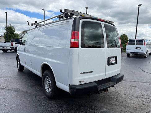 Used 2019 Chevrolet Express 2500 w/ Driver Convenience Package RWD image 5