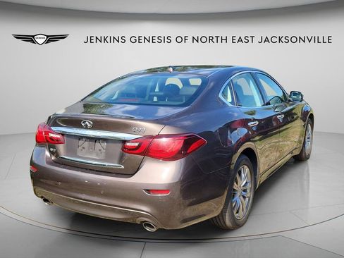 Used 2019 INFINITI Q70 Luxe AWD/4WD image 2