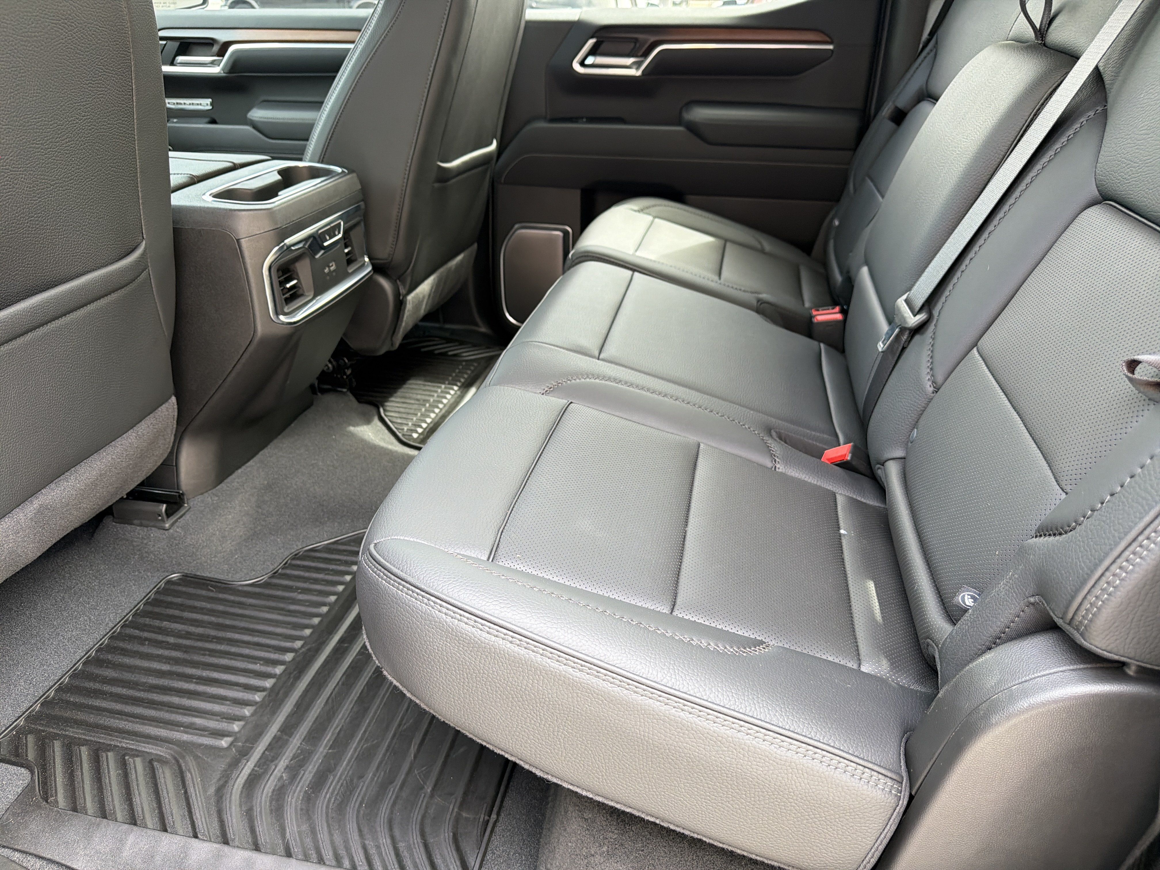 Used 2025 GMC Sierra 1500 Denali w/ Denali Reserve Package AWD/4WD image 18