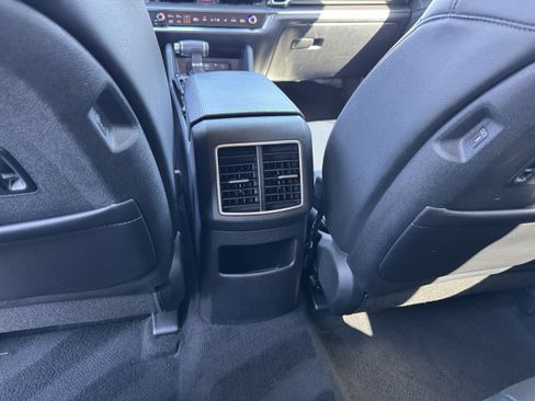 Used 2024 Kia Sportage EX FWD image 31