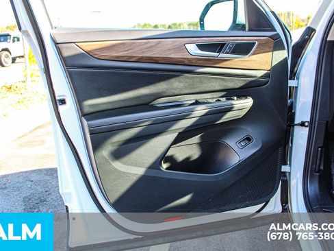 Used 2024 Volkswagen Atlas SE image 41