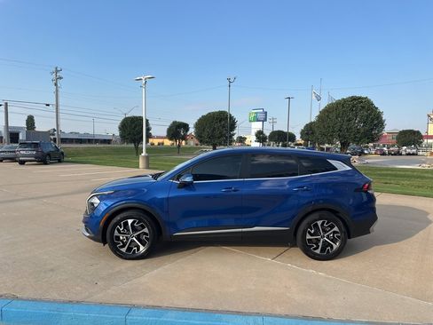 Used 2023 Kia Sportage EX image 5