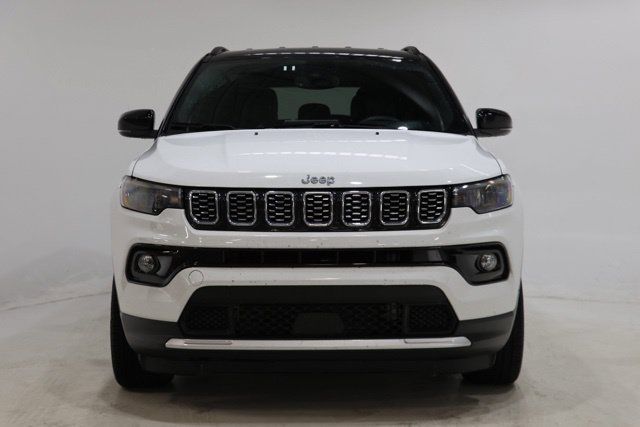 Used 2025 Jeep Compass Limited AWD/4WD image 2