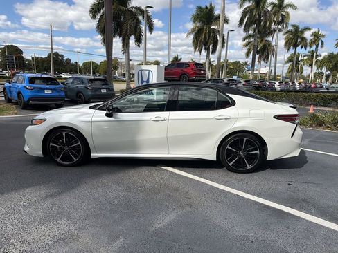 Used 2020 Toyota Camry XSE image 5