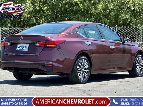 Used 2025 Nissan Altima 2.5 SV FWD image 4