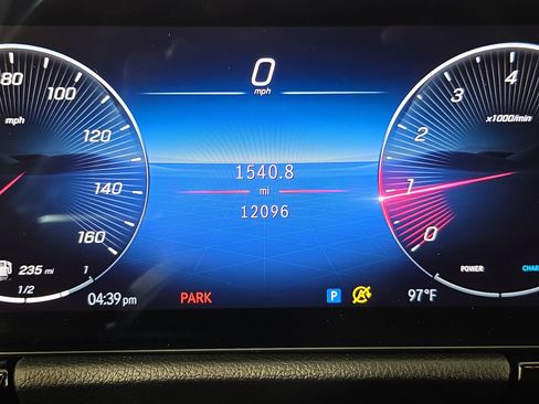 Used 2025 Mercedes-Benz GLA 250 4MATIC image 22