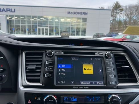 Used 2018 Toyota Highlander XLE image 9