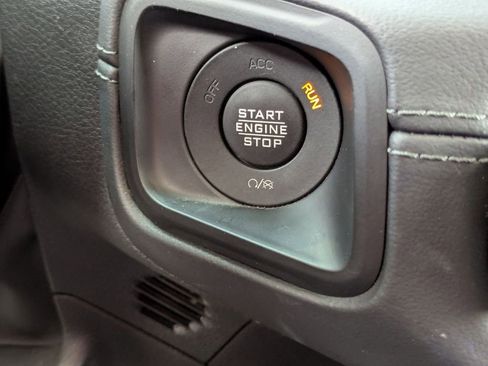 Used 2025 Jeep Wrangler Unlimited Rubicon w/ Convenience Group AWD/4WD image 24