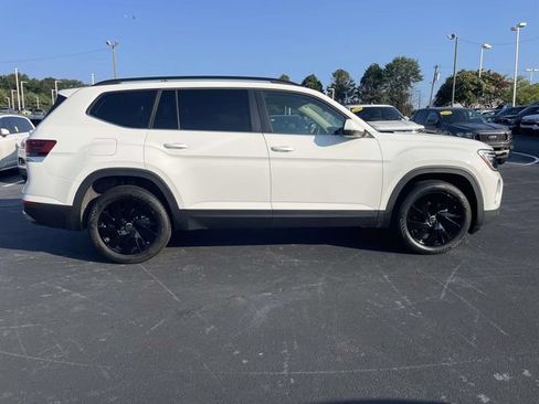 Certified 2024 Volkswagen Atlas SE w/ Panoramic Sunroof Package FWD image 8