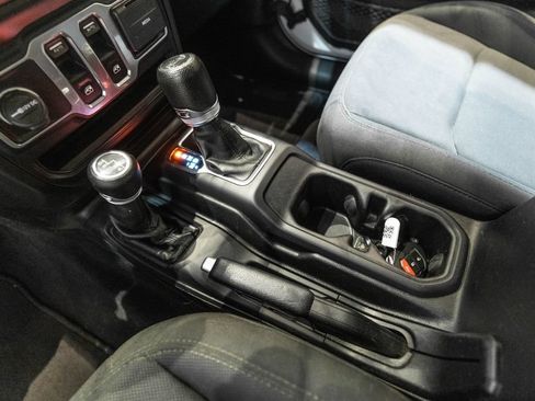 Used 2019 Jeep Wrangler Sport AWD/4WD image 21