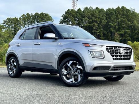 New 2026 Hyundai Venue SEL image 2