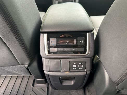Used 2025 Subaru Ascent Onyx Edition AWD/4WD image 14