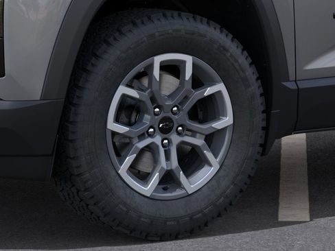 New 2026 Chevrolet Equinox ACTIV w/ Convenience Package III FWD image 9