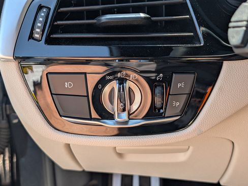 Used 2019 BMW 540i xDrive w/ M Sport Package AWD/4WD image 23