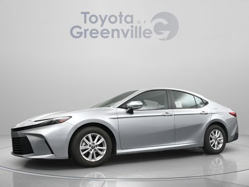 Used 2025 Toyota Camry LE FWD image 2