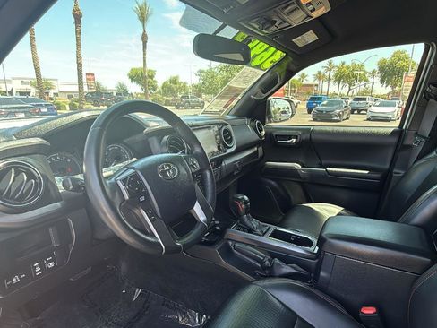 Used 2017 Toyota Tacoma TRD Pro AWD/4WD image 19