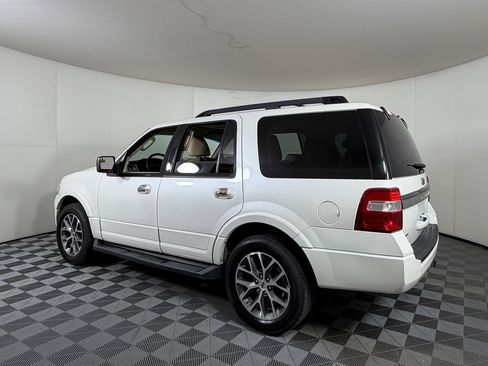 Used 2016 Ford Expedition XLT w/ Equipment Group 202A RWD image 3