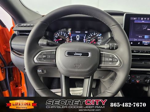 New 2026 Jeep Compass Latitude image 16