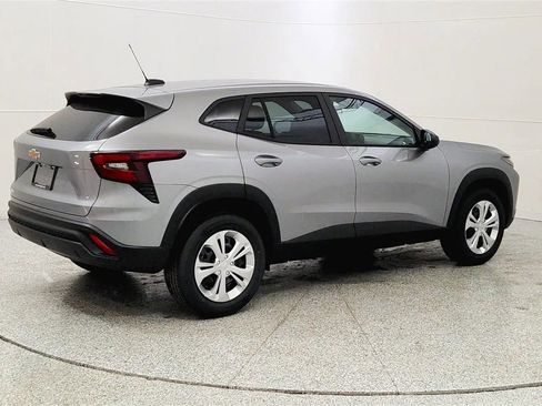 New 2026 Chevrolet Trax LS w/ Driver Confidence Package image 7