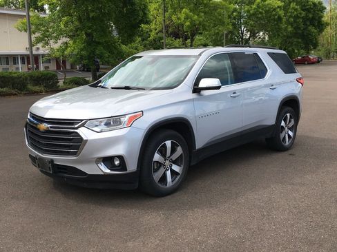 Used 2019 Chevrolet Traverse LT w/ LT Premium Package AWD/4WD image 1